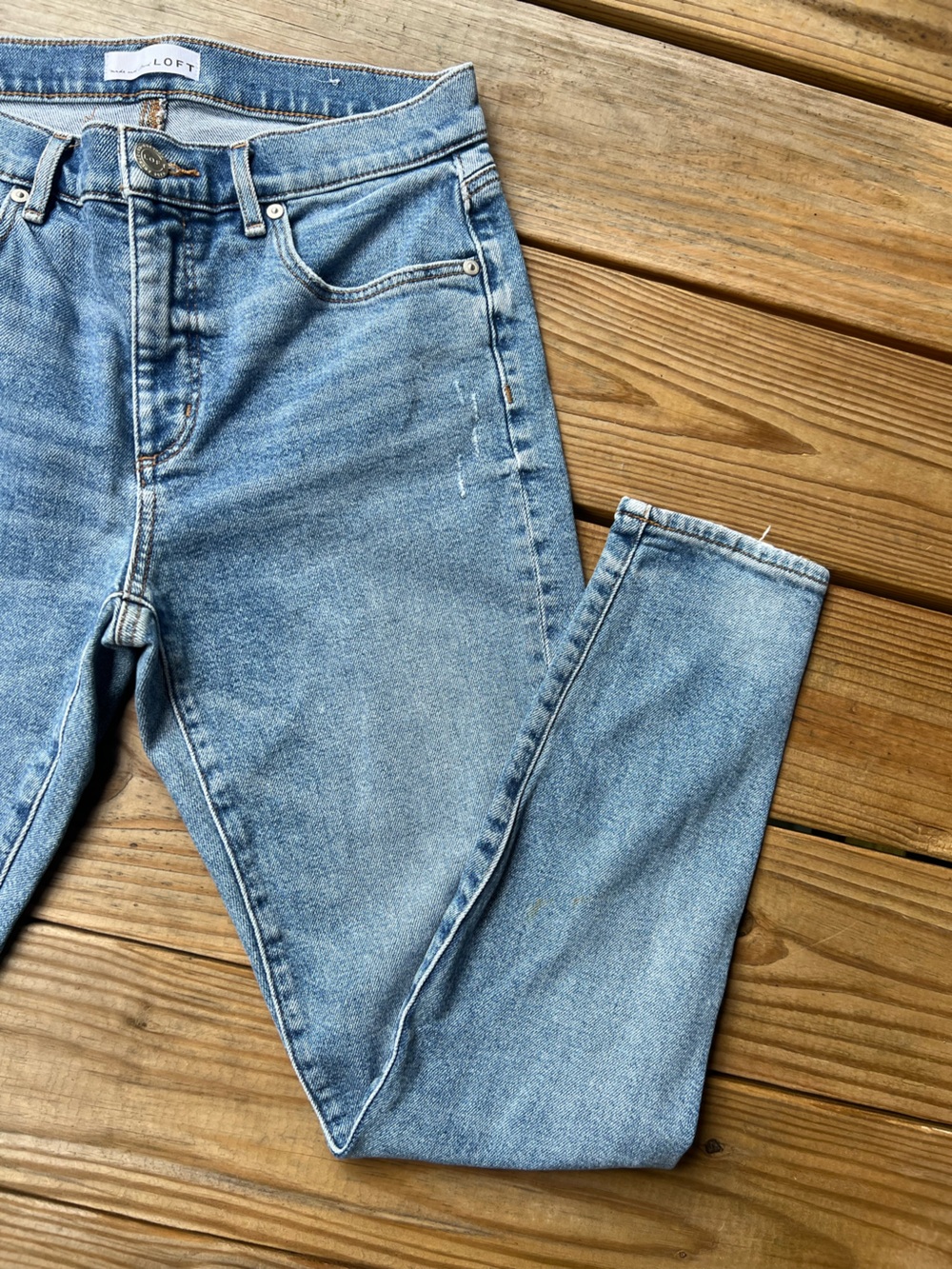 LOFT Skinny Light Wash Jeans 8/29 - Picture 5 of 10